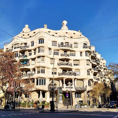 Rooms In Spacious Apartment In City Center Barcelona Exterior foto