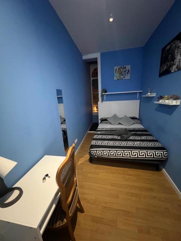 Rooms In Spacious Apartment In City Center Barcelona Exterior foto