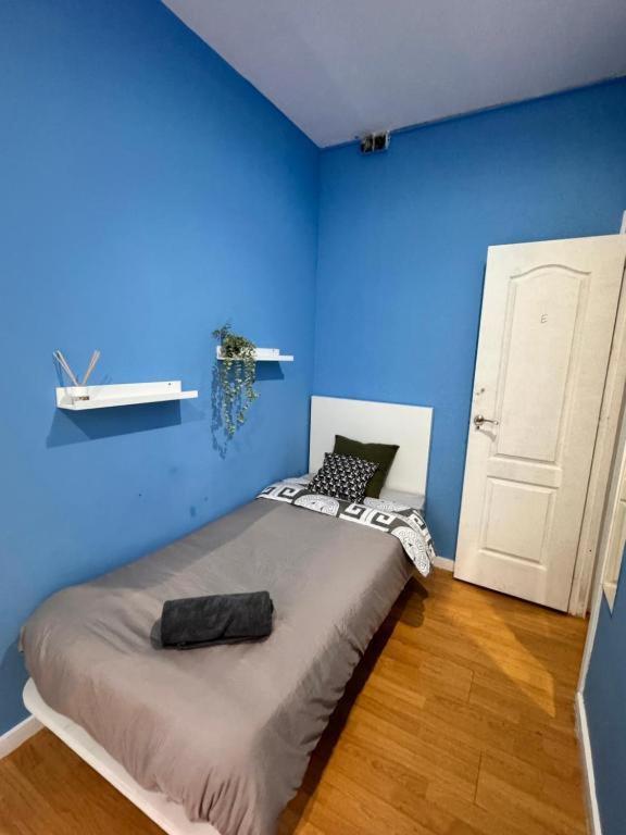 Rooms In Spacious Apartment In City Center Barcelona Exterior foto